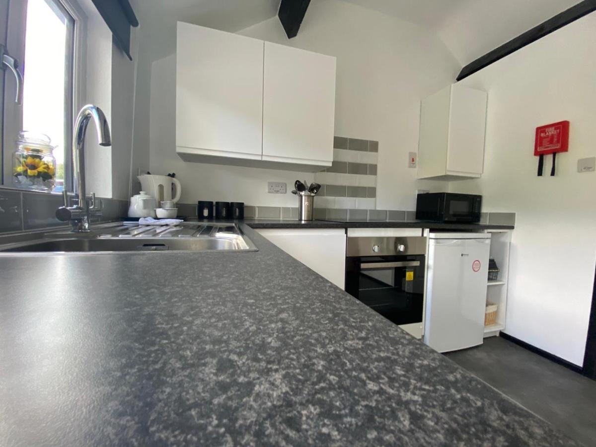 Robyns Nest, Self Catering Cottage Welshpool Exterior foto