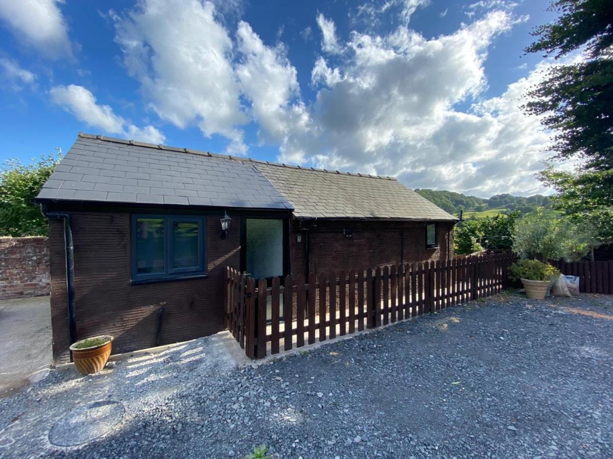 Robyns Nest, Self Catering Cottage Welshpool Exterior foto