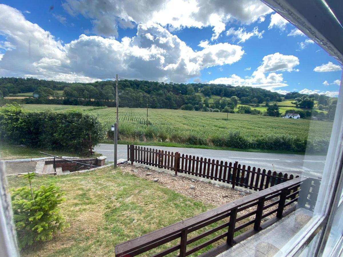 Robyns Nest, Self Catering Cottage Welshpool Exterior foto